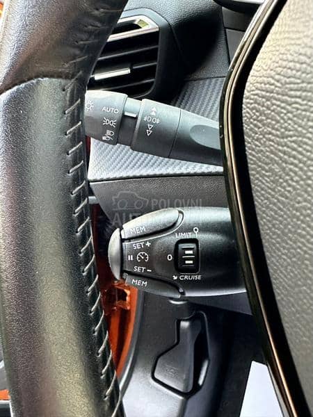 Peugeot 2008 1.5HDI/ALLURE/77000