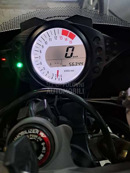 Kawasaki zx710R