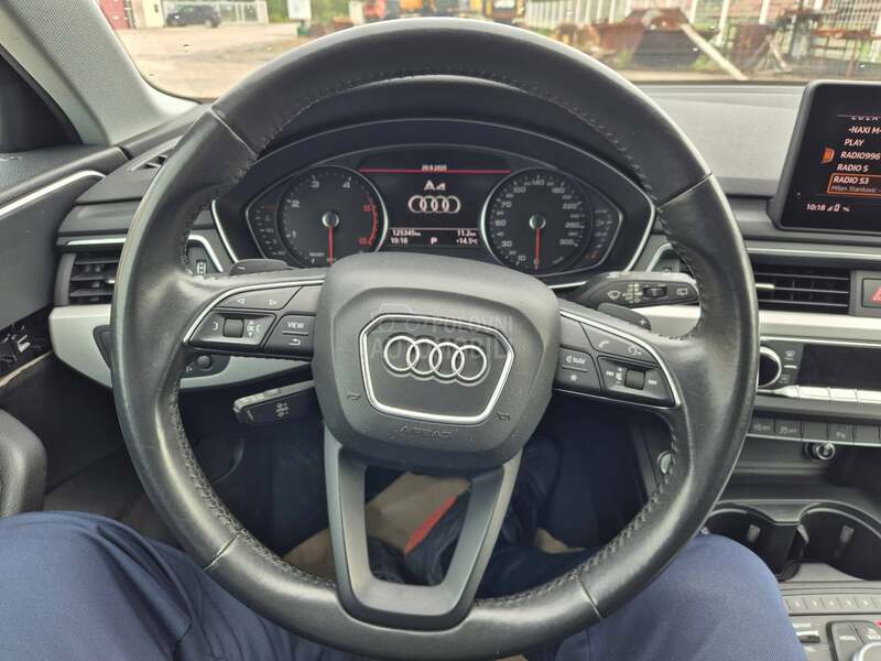 Audi A4 S tronic    2.0 TDI