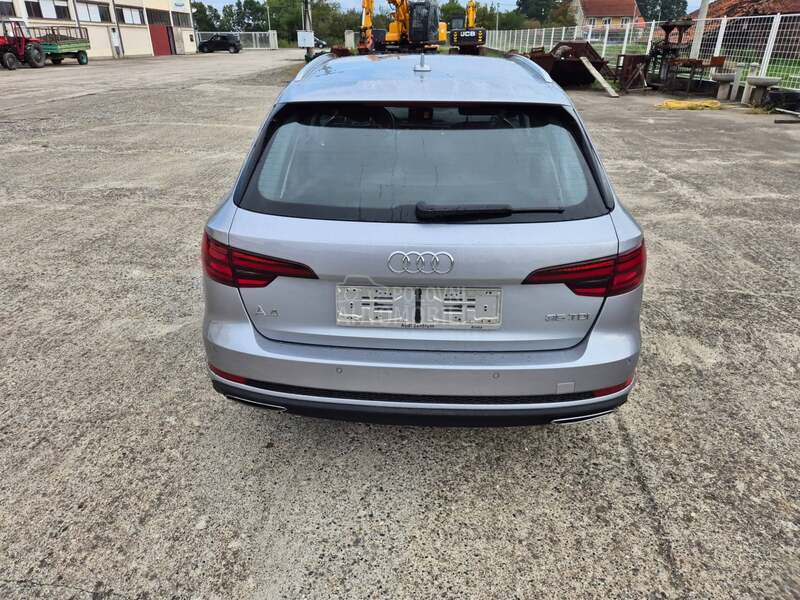 Audi A4 S tronic    2.0 TDI
