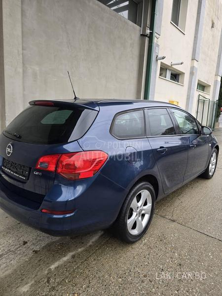 Opel Astra J SW 1.7 CDTI 6b