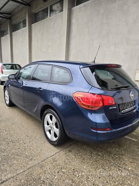 Opel Astra J SW 1.7 CDTI 6b
