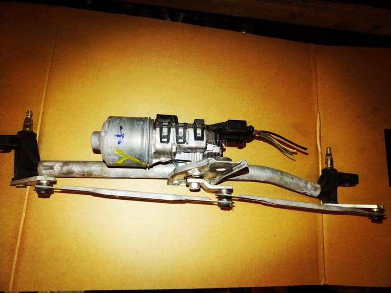 Motor brisaca za ypsilon