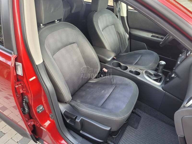 Nissan Qashqai + 2 1.6