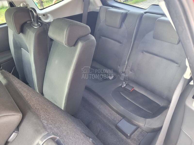 Nissan Qashqai + 2 1.6