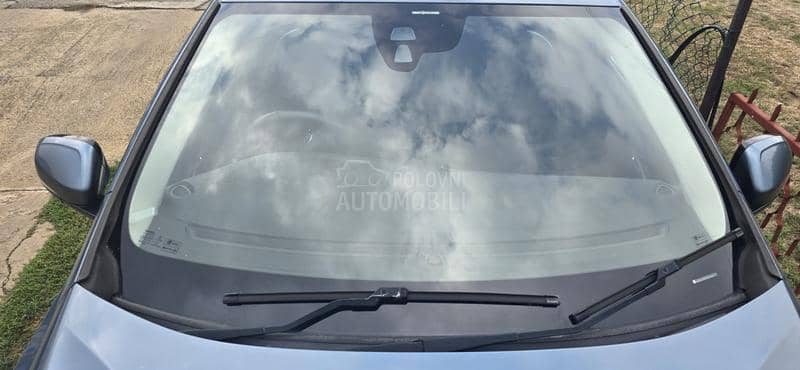 Volvo V40 2013. god. -  kompletan auto u delovima