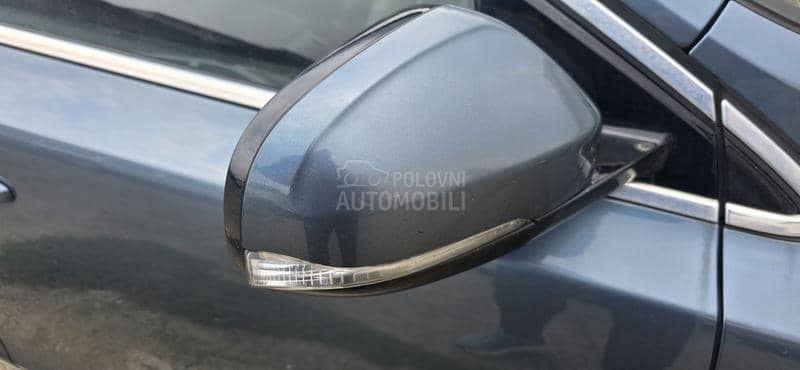 Volvo V40 2013. god. -  kompletan auto u delovima