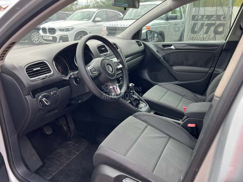 Volkswagen Golf 6 1.6TDI NaV