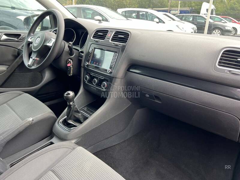 Volkswagen Golf 6 1.6TDI NaV