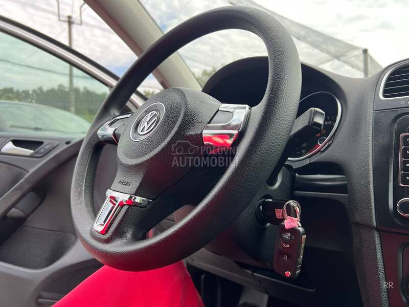 Volkswagen Golf 6 1.6TDI NaV