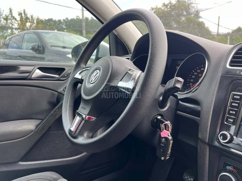 Volkswagen Golf 6 1.6TDI NaV