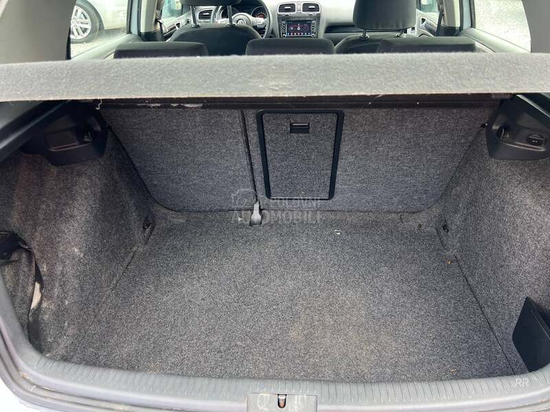 Volkswagen Golf 6 1.6TDI NaV