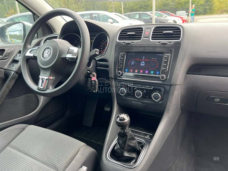 Volkswagen Golf 6 1.6TDI NaV