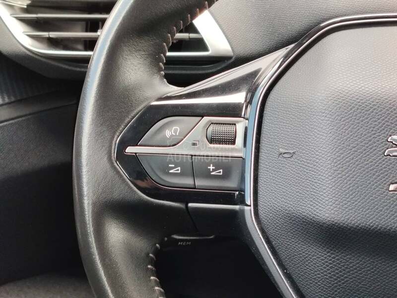 Peugeot 3008 1.2 ACTIVE BUSINESS