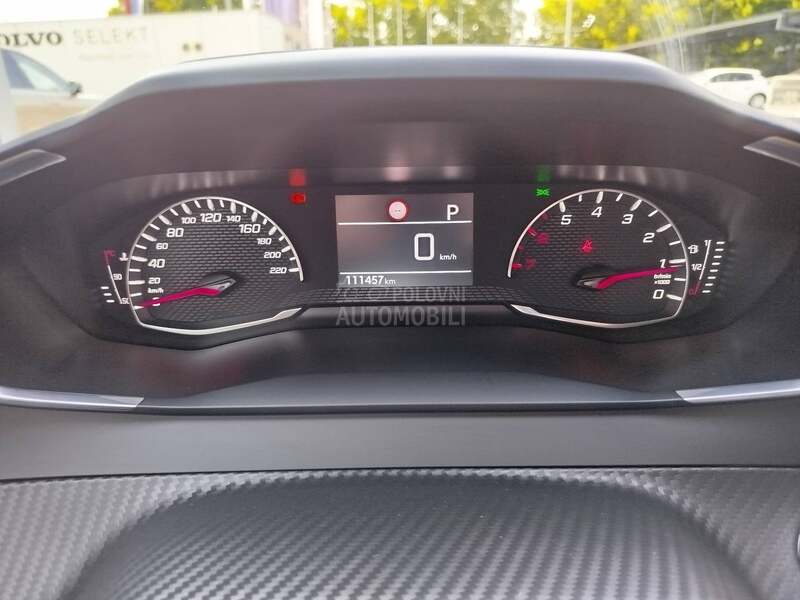 Peugeot 2008 1.2 ALLURE A/T