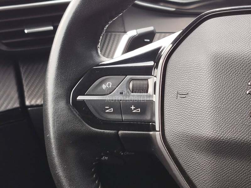Peugeot 2008 1.2 ALLURE A/T