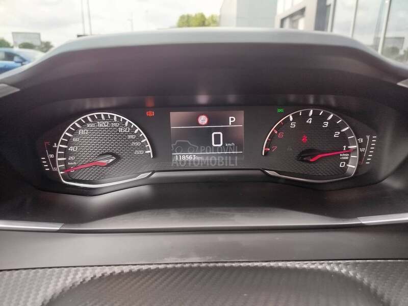 Peugeot 2008 1.2 ALLURE A/T