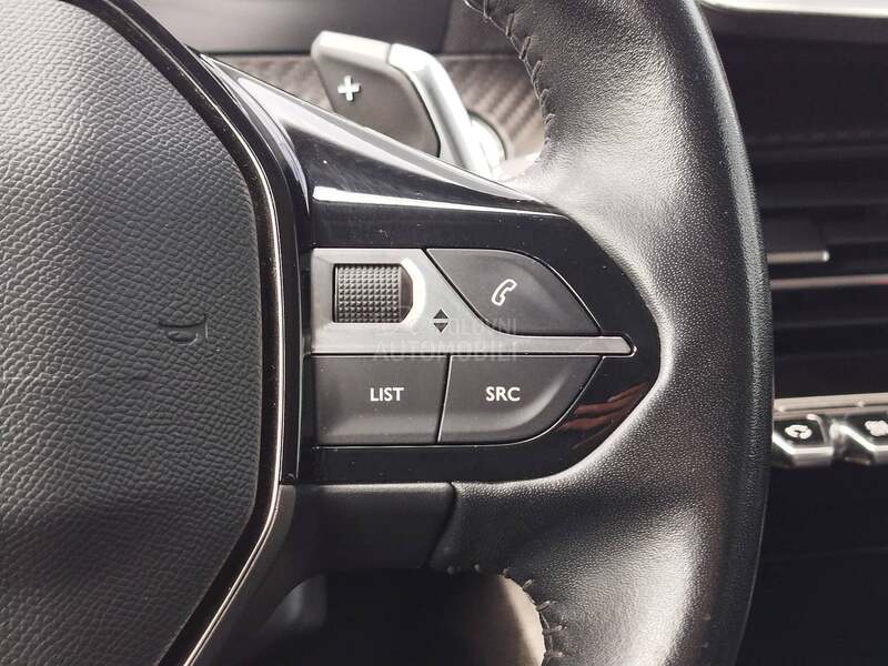 Peugeot 2008 1.2 ALLURE A/T