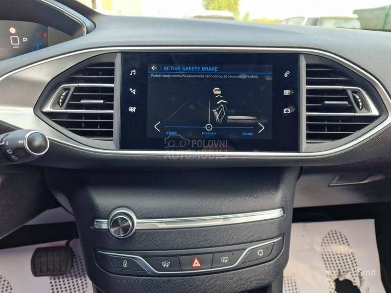 Peugeot 308 1.2 PURETECH ALLURE