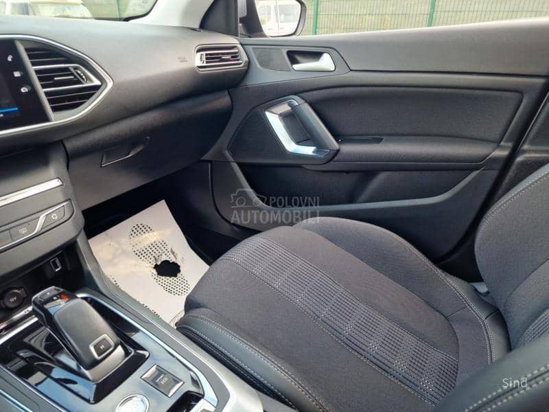 Peugeot 308 1.2 PURETECH ALLURE