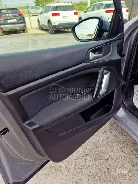 Peugeot 308 1.2 PURETECH ALLURE