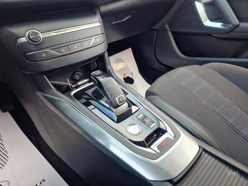 Peugeot 308 1.2 PURETECH ALLURE