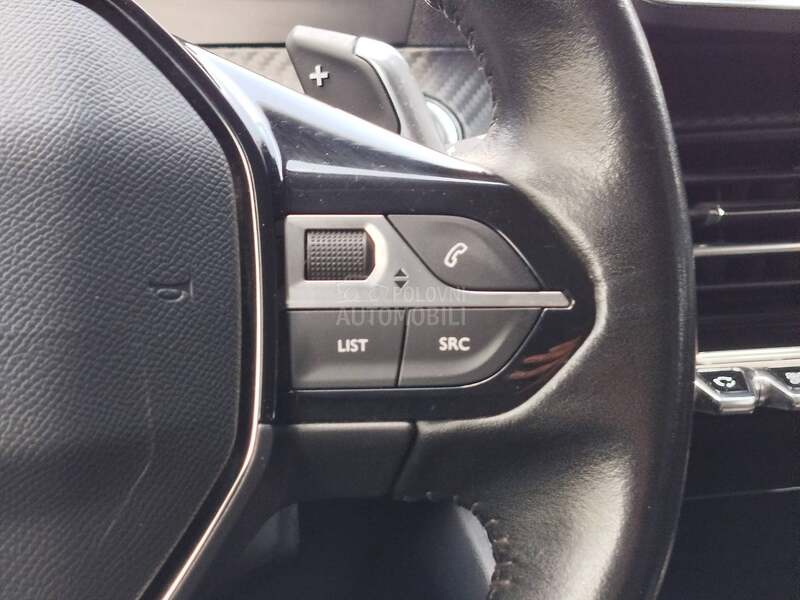 Peugeot 2008 1.2 ALLURE A/T