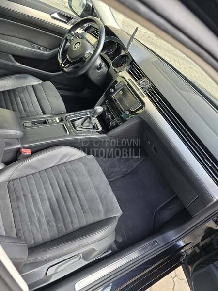 Volkswagen Passat B8 2.0 DSG HIGHLINE