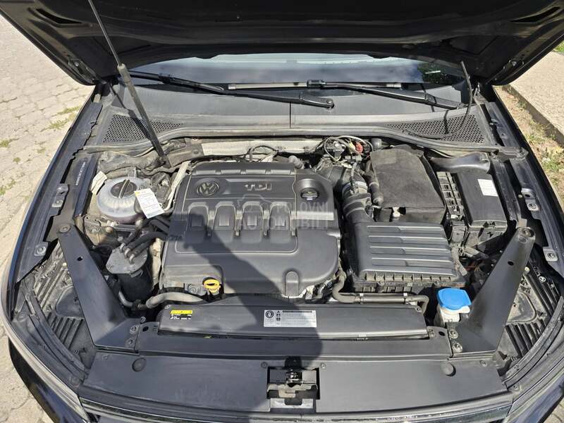Volkswagen Passat B8 2.0 DSG HIGHLINE
