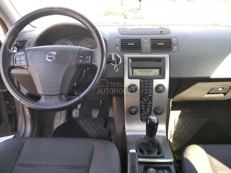 Volvo V50 