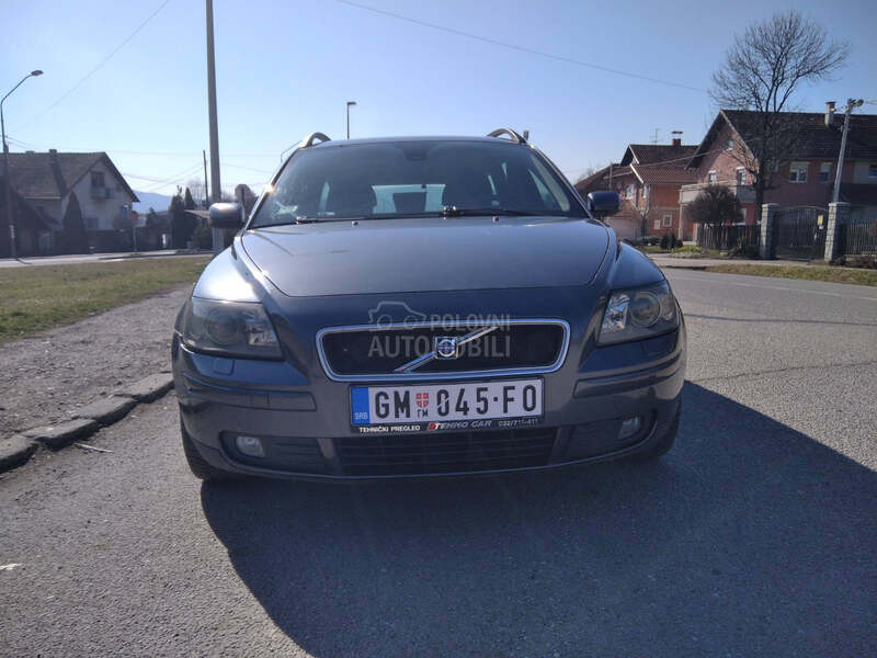 Volvo V50 