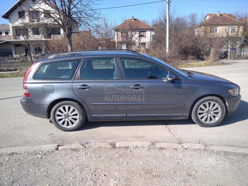 Volvo V50 