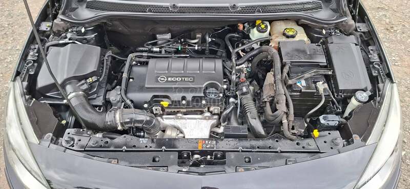 Opel Astra J 1.4 SPORT NA VI FU L