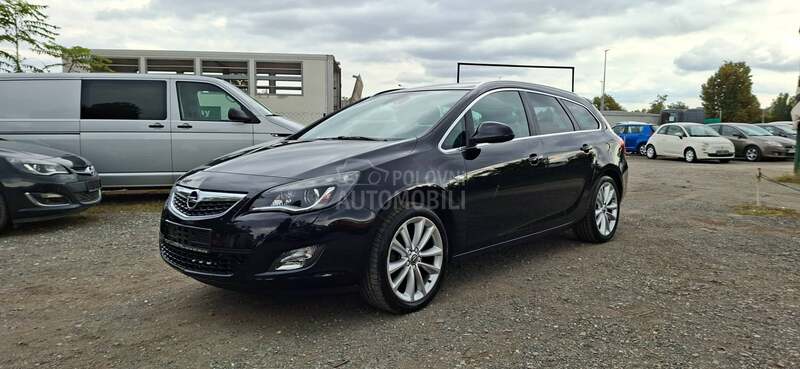 Opel Astra J 1.4 SPORT NA VI FU L