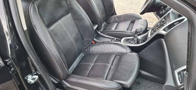 Opel Astra J 1.4 SPORT NA VI FU L