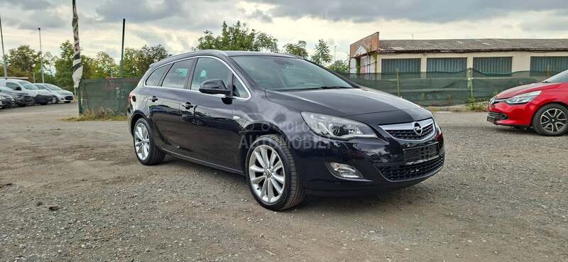 Opel Astra J 1.4 SPORT NA VI FU L