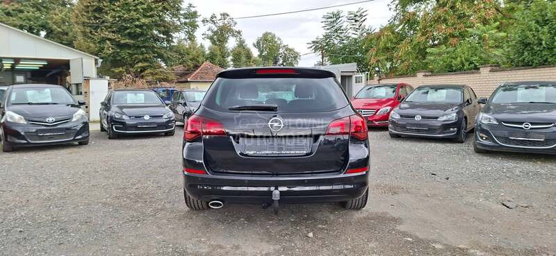 Opel Astra J 1.4 SPORT NA VI FU L
