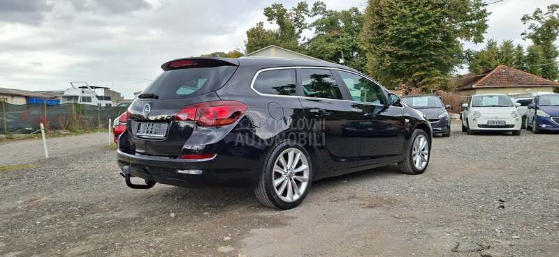Opel Astra J 1.4 SPORT NA VI FU L