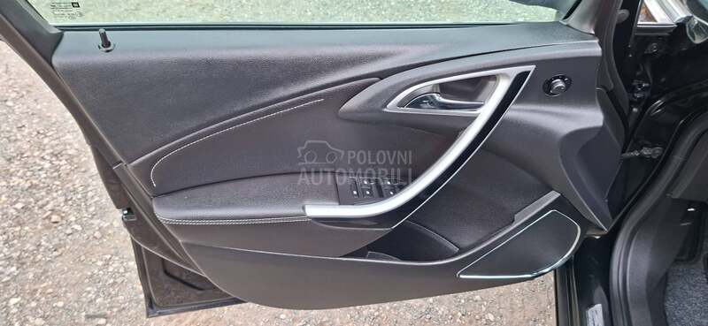Opel Astra J 1.4 SPORT NA VI FU L