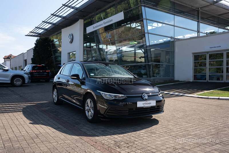 Volkswagen Golf 8 1.0 eTSI DSG