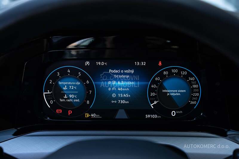 Volkswagen Golf 8 1.0 eTSI DSG