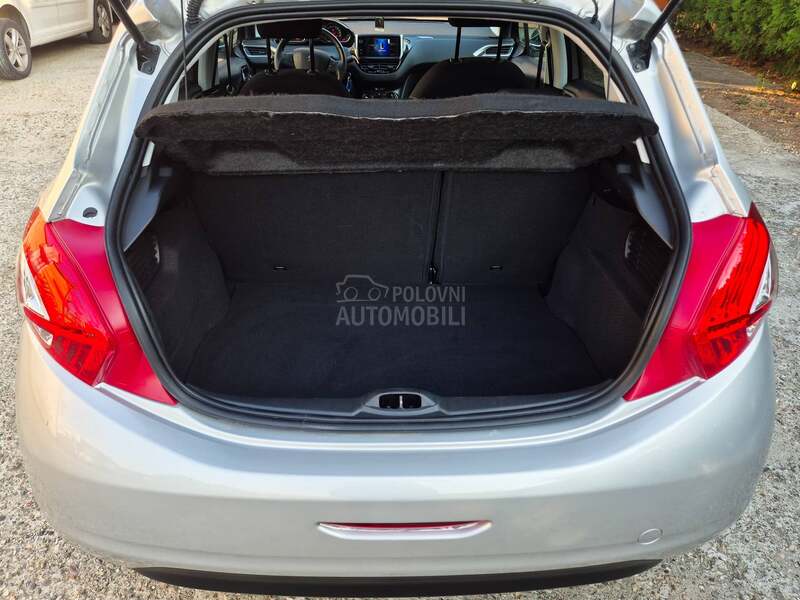Peugeot 208 1.2/CH/