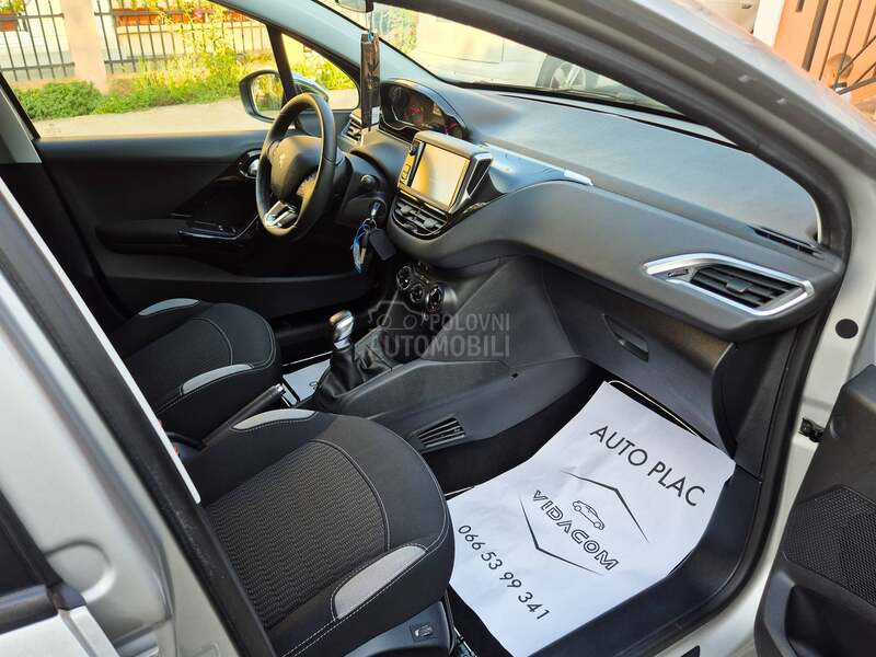 Peugeot 208 1.2/CH/
