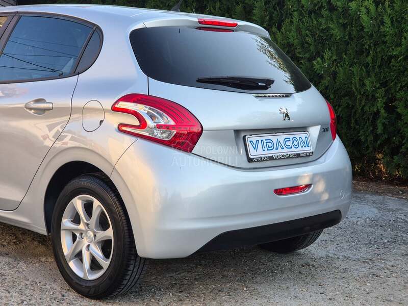 Peugeot 208 1.2/CH/