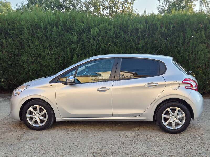 Peugeot 208 1.2/CH/