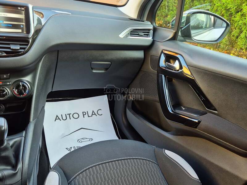 Peugeot 208 1.2/CH/