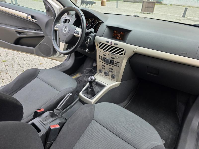 Opel Astra H GTC