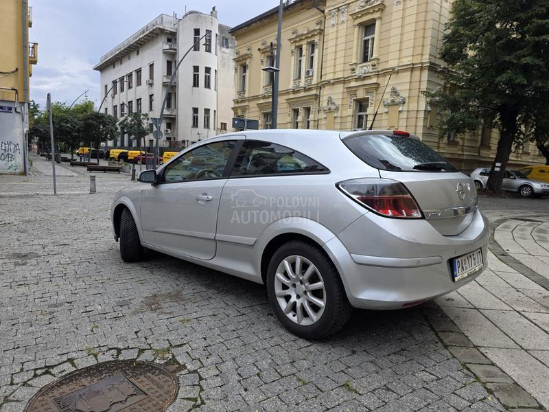 Opel Astra H GTC