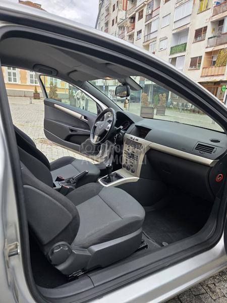 Opel Astra H GTC