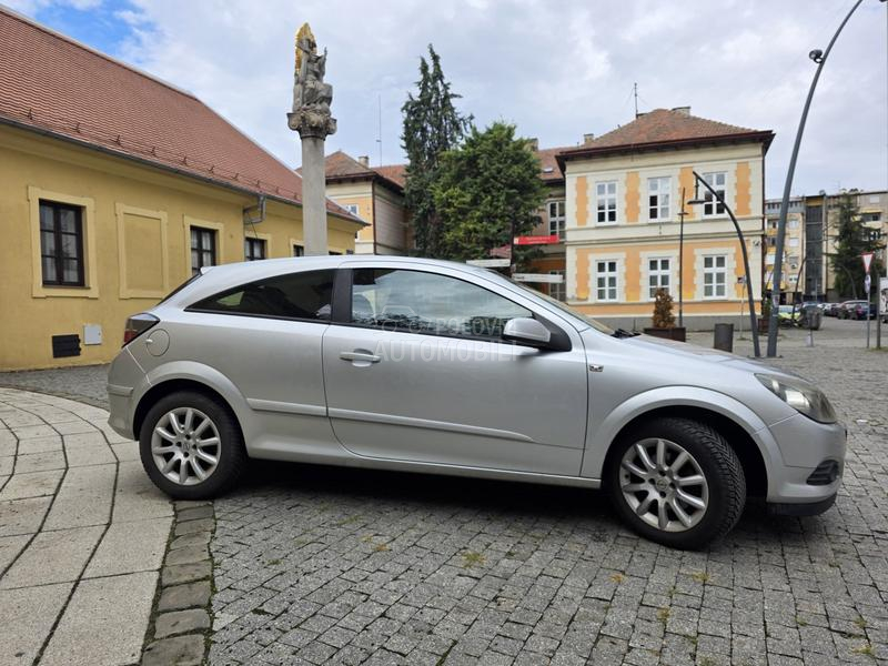 Opel Astra H GTC